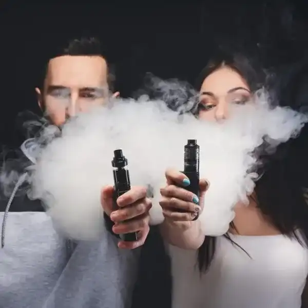 Vape social: in the vapor dense, meet the warmth of the same frequency connection 6 Vape social: in the vapor dense, meet the warmth of the same frequency connection 24hvape